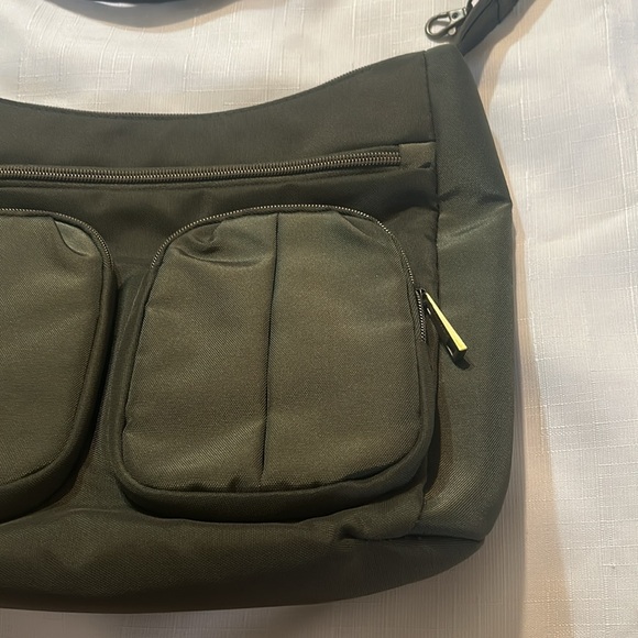 Travelon RFID Anti-theft Purse and Wallet - Picture 3 of 16